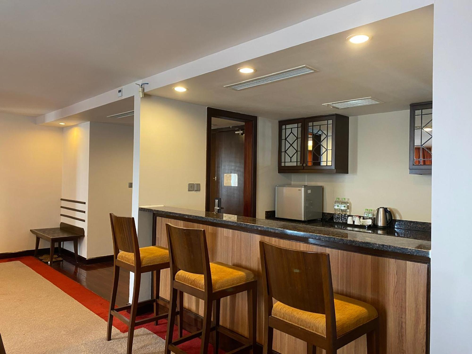 Muong Thanh Holiday Hue Hotel Habitación foto