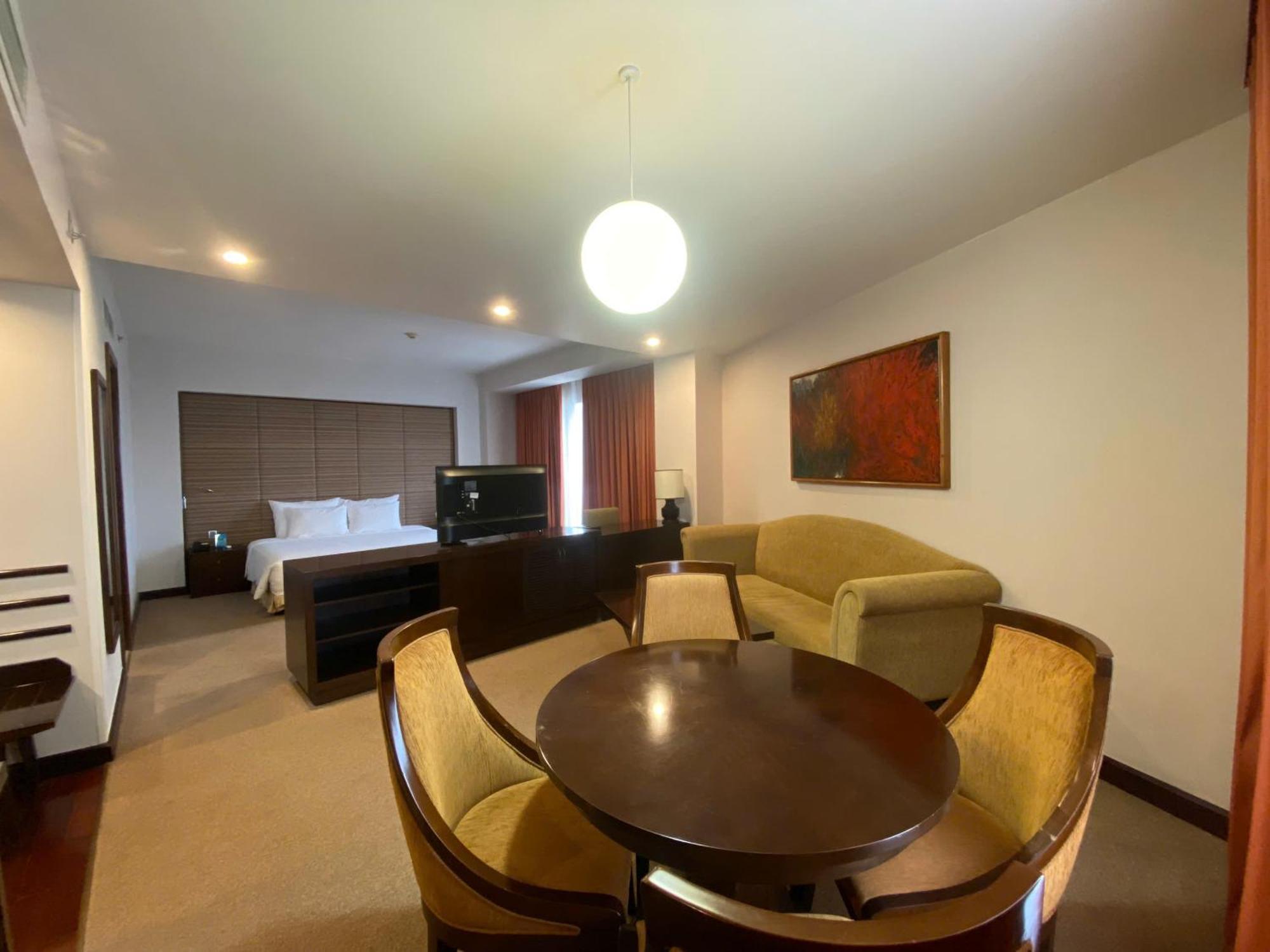 Muong Thanh Holiday Hue Hotel Habitación foto